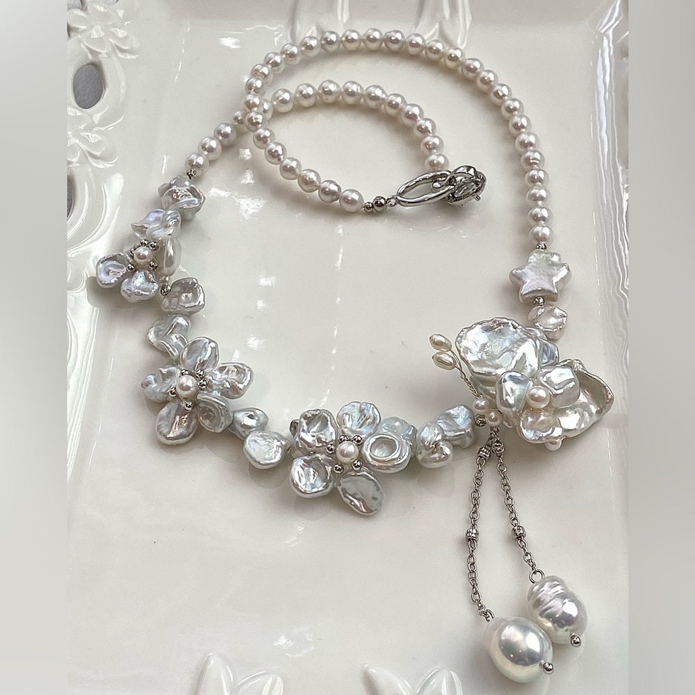 N239-Premium Handmade Butterfly And 3 Flowers Necklace